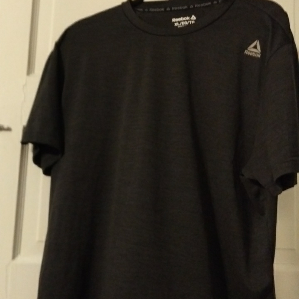 Reebok charcoal xl tee wick
